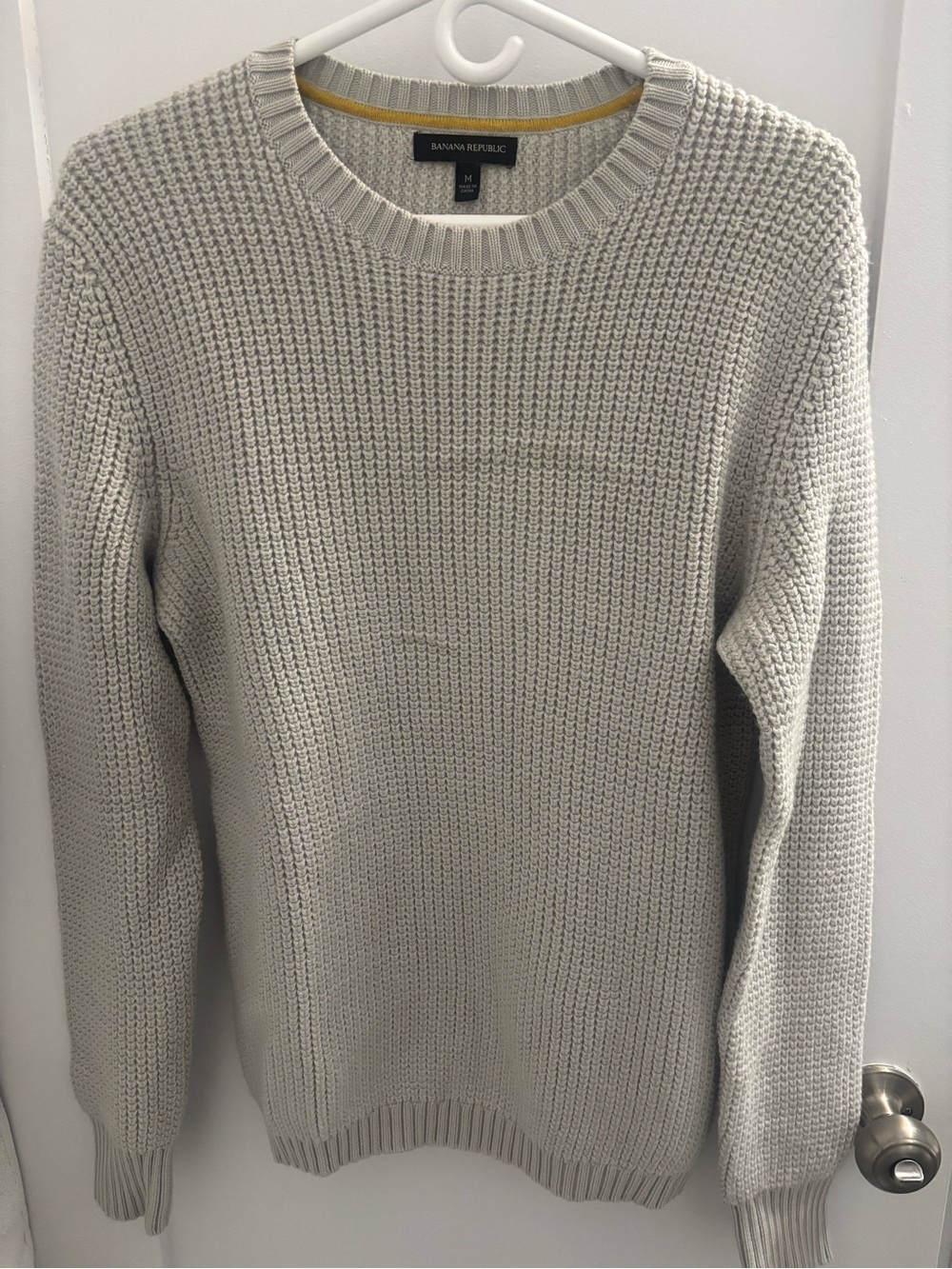 Banana Republic Men’s Light Cream Crewneck Knit Sweater